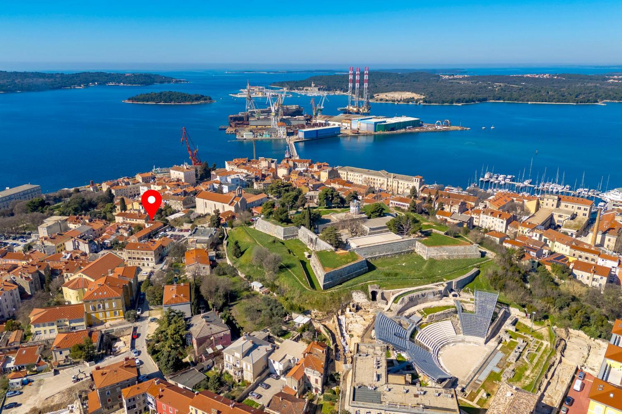 Pula Residence Rooms And Apartments Old City Center Buitenkant foto