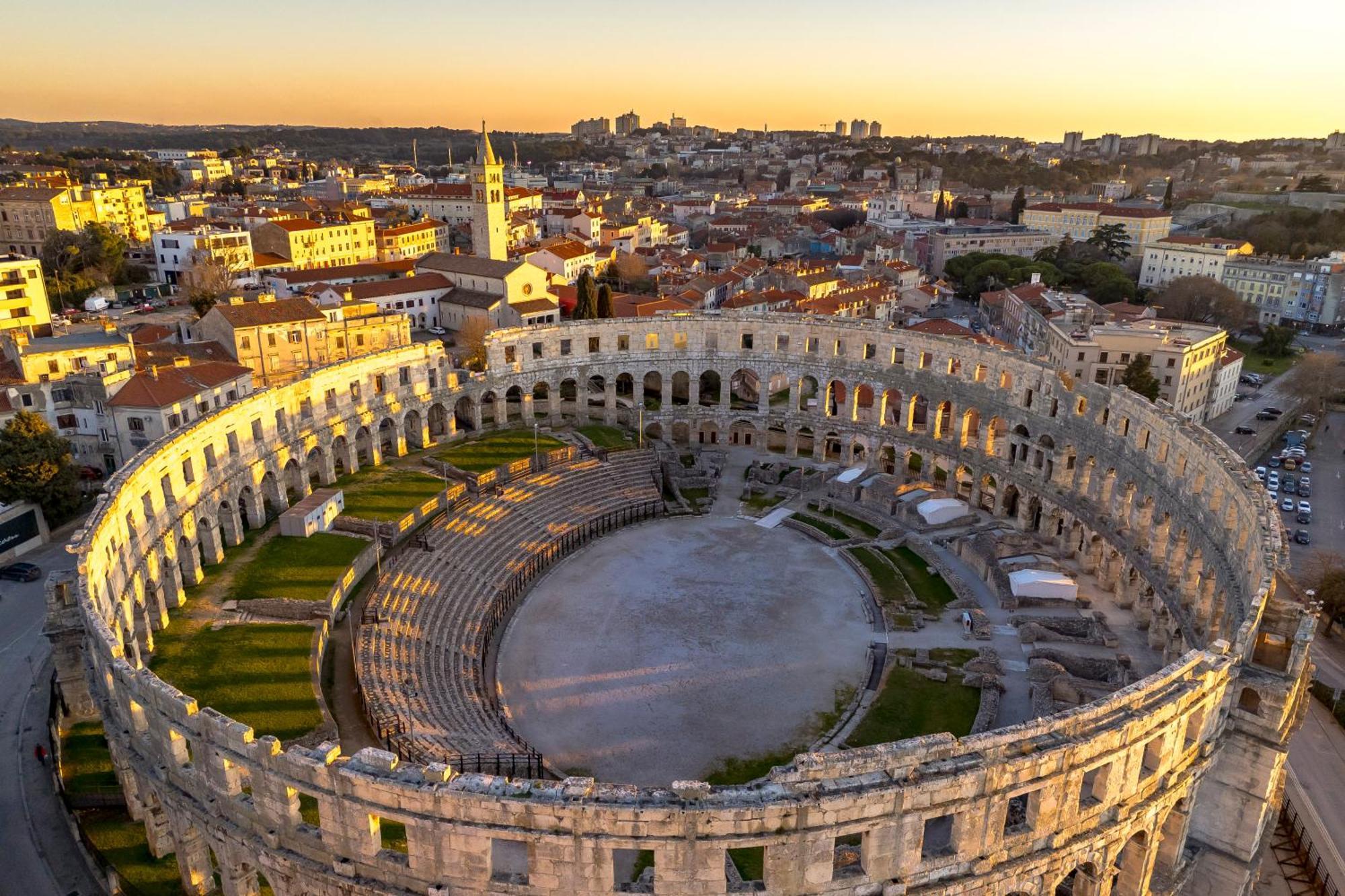 Pula Residence Rooms And Apartments Old City Center Buitenkant foto