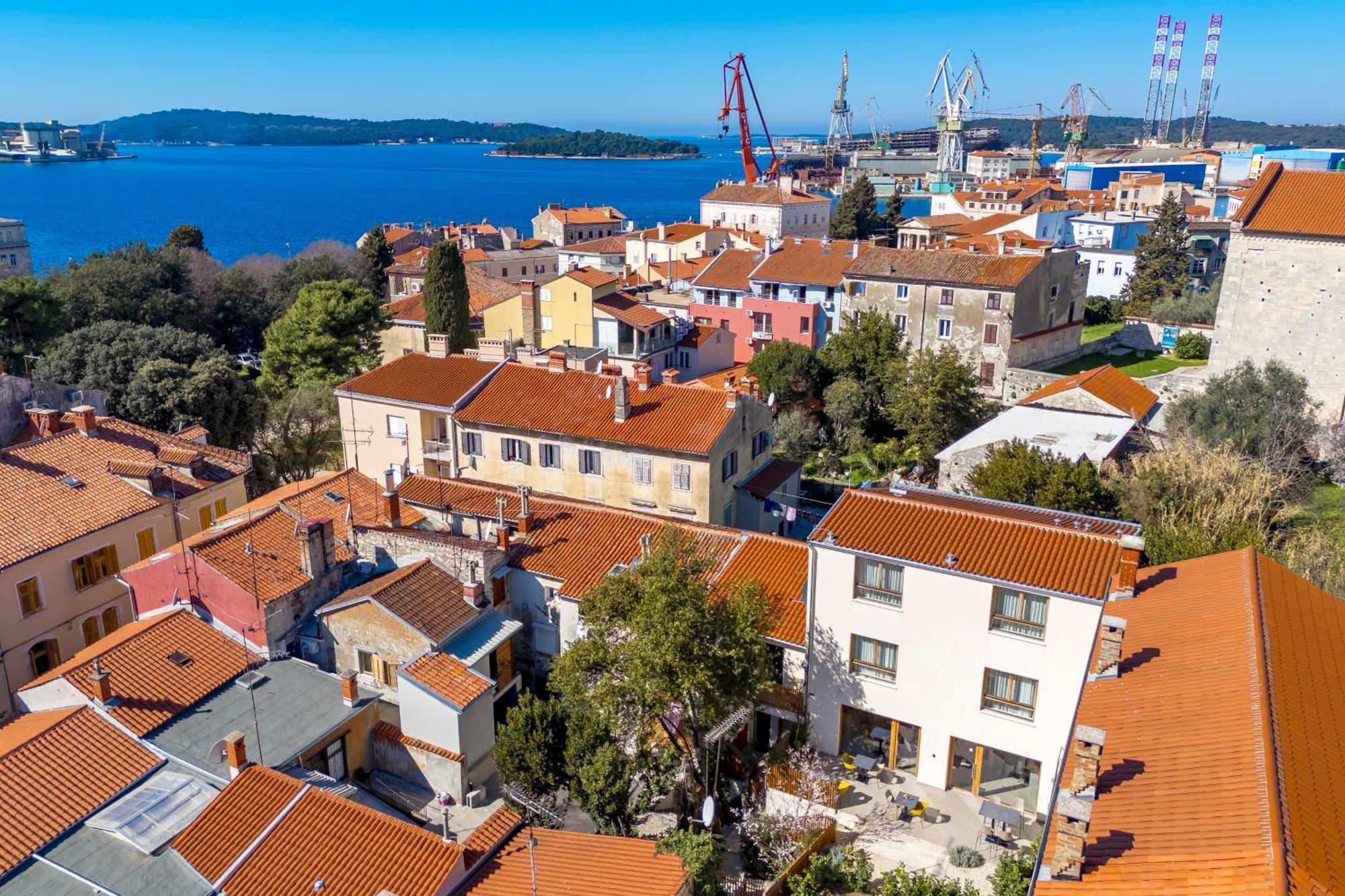 Pula Residence Rooms And Apartments Old City Center Buitenkant foto
